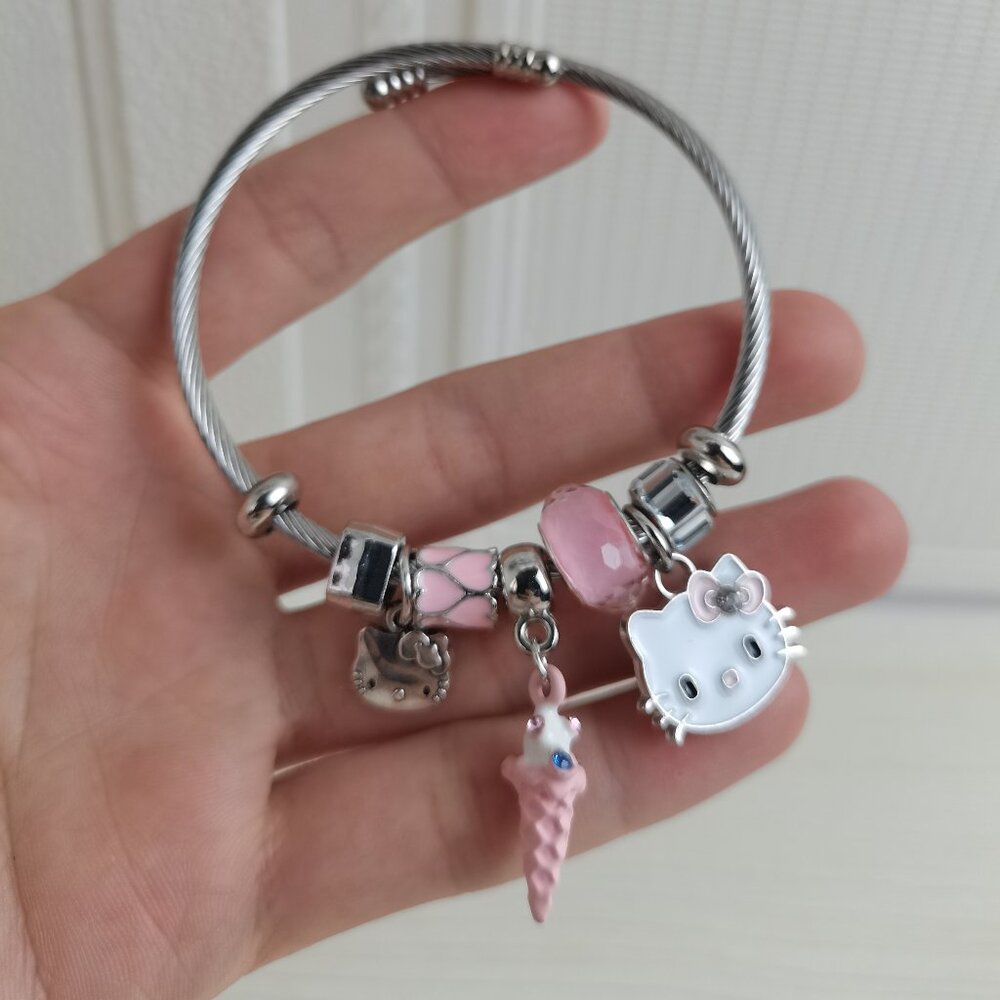 💖💫 Silver & Pink Charm Pendant Tone Bangle Bracelet